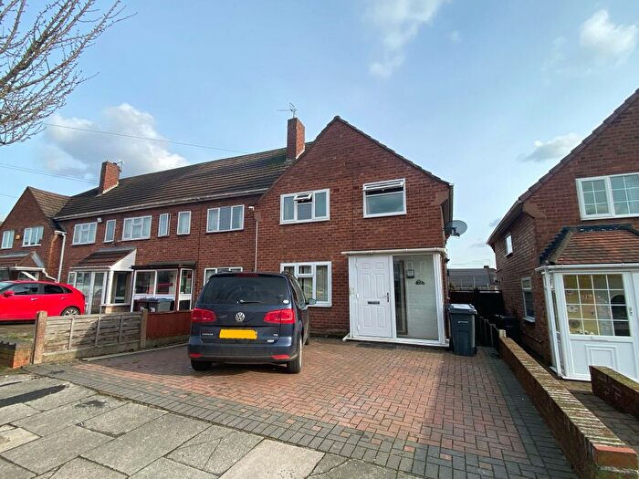 3 Bedroom End Terrace House For Sale In Weybourne Road, Birmingham, B44