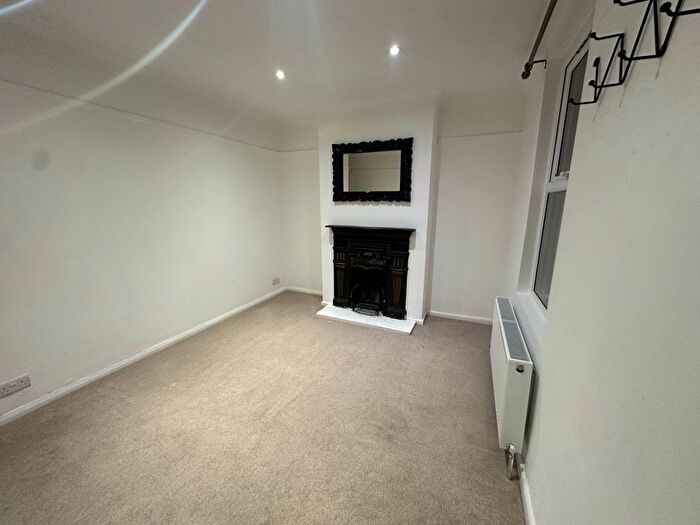 2 Bedroom Property To Rent In Albert Road, Chatham, ME4