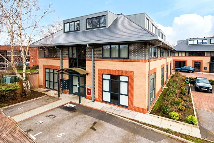 1 Bedroom Studio To Rent In River Court, Woking, GU21