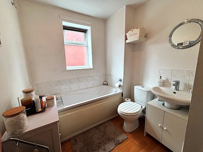 2 Bedroom Flat To Rent In Brockhurst Road, Gosport, PO12