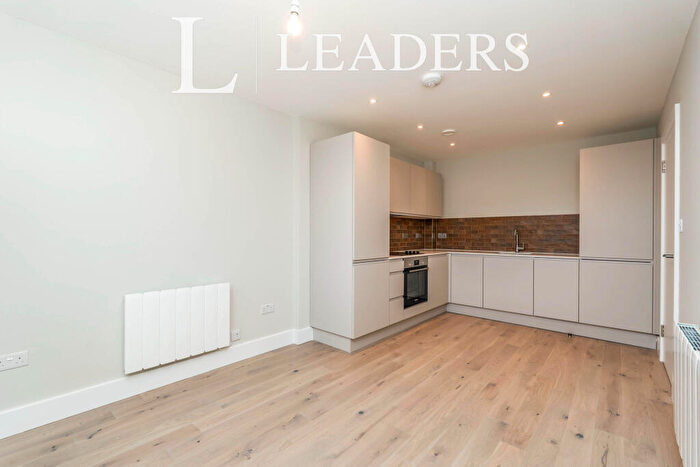 1 Bedroom Apartment To Rent In Compass Point, Southampton, SO16