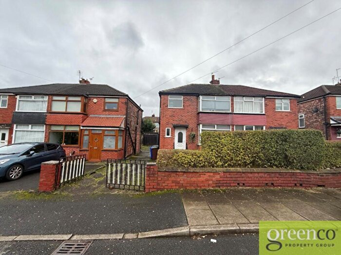 3 Bedroom Semi-Detached House To Rent In Charlbury Avenue, Prestwich, Bury, M25