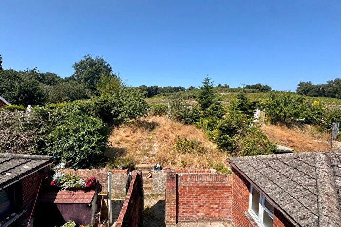 3 Bedroom Terraced House For Sale In Heathgreen Road, Studland, BH19 - Photo 2
