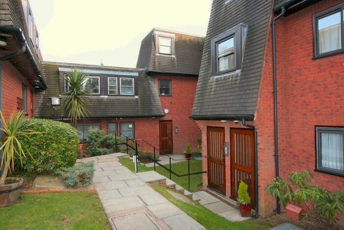 2 Bedroom Flat To Rent In Watford Road, Northwood, HA6