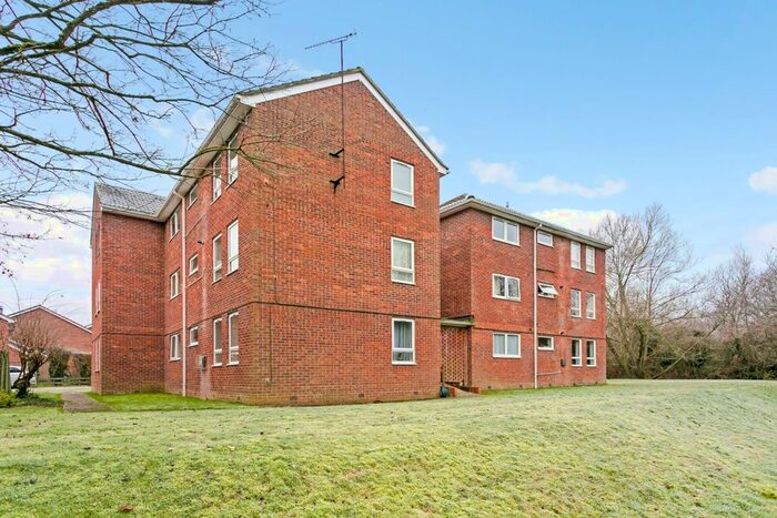 1 Bedroom Flat To Rent In Oakley, Northcroft, Wooburn Green, High Wycombe, HP10