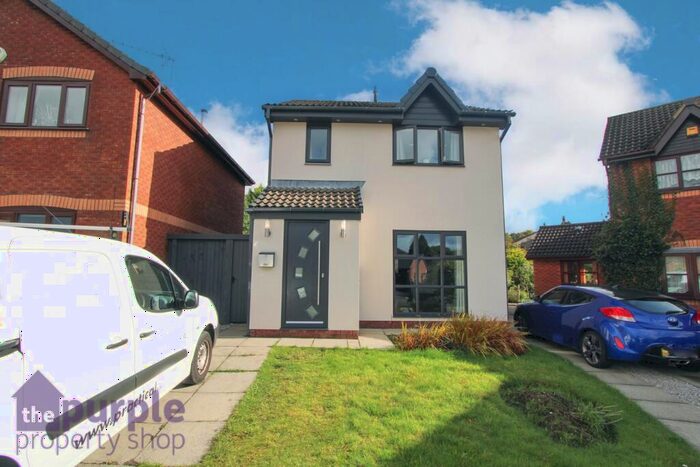 3 Bedroom Detached House To Rent In Woodbank, Bolton, BL2