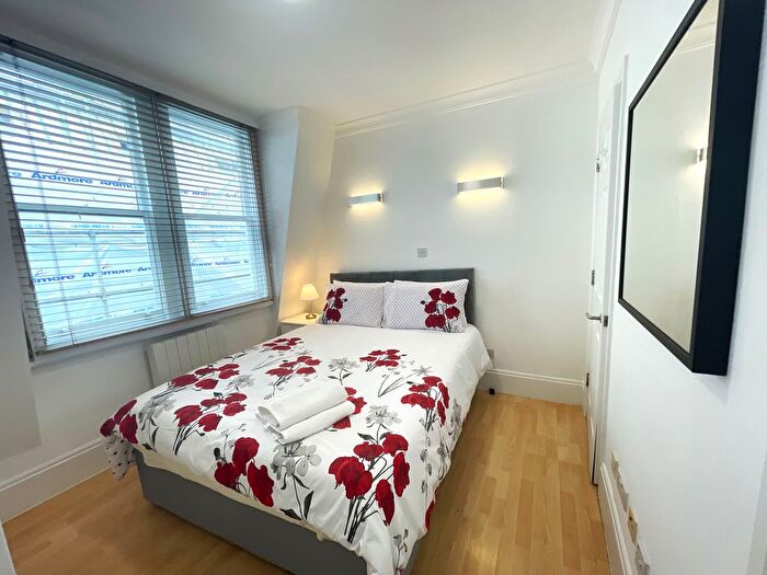 1 Bedroom Flat To Rent In White Horse Street, London, W1J