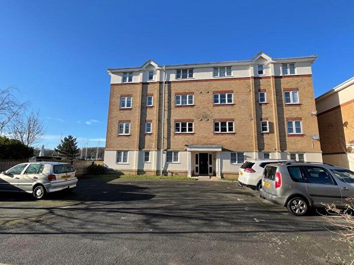 2 Bedroom Flat To Rent In Britannia Way, East Cowes, PO32