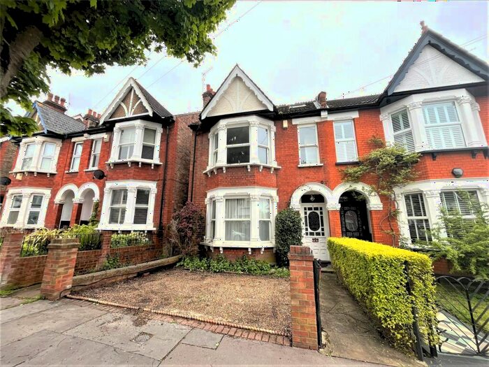 4 Bedroom End Of Terrace House To Rent In Chisholm Road, Croydon, CR0