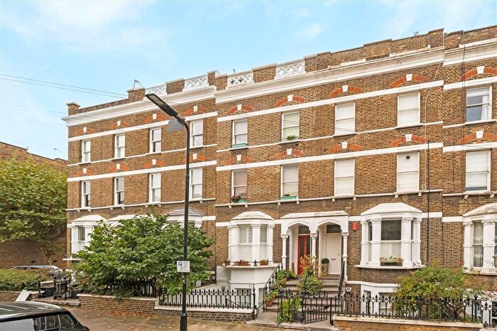 2 Bedroom Maisonette For Sale In Dunollie Road, Kentish Town, NW5