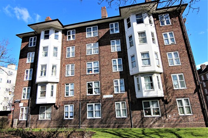 2 Bedroom Flat To Rent In Blackdown House, Amhurst Road, London, E8