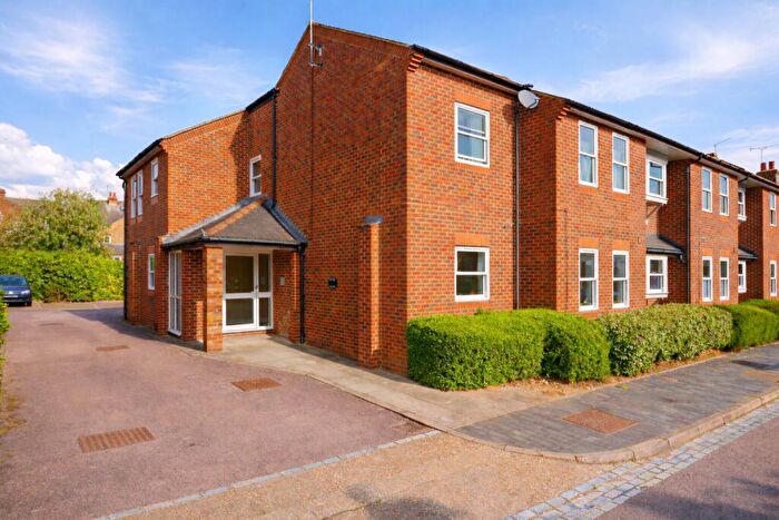 1 Bedroom Apartment To Rent In Heath Road, St. Albans, Hertfordshire, AL1