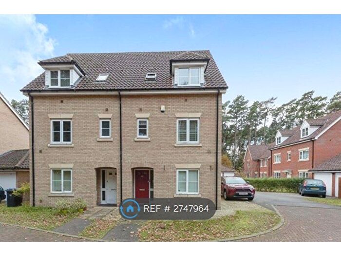 4 Bedroom Semi Detached House To Rent In Heathland Way, Mildenhall, Bury St. Edmunds, IP28