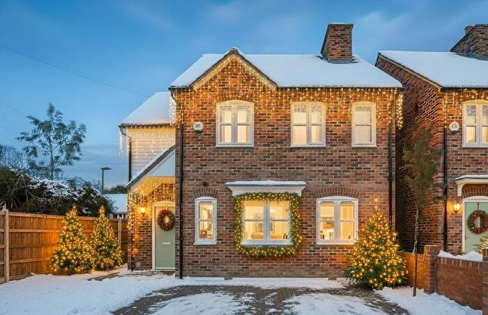 3 Bedroom Detached House For Sale In Hemel Hempstead Road, Redbourn, AL3