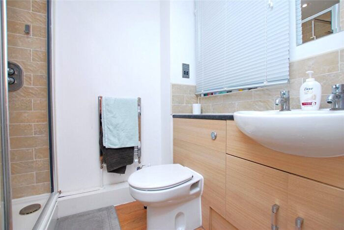 1 Bedroom Apartment To Rent In Cross Lanes, Guildford, Surrey, GU1