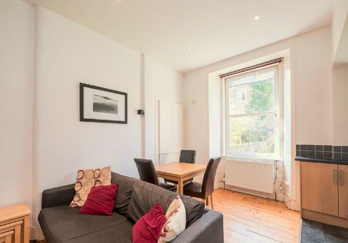 1 Bedroom Flat To Rent In Dean Park Street, Edinburgh, EH4