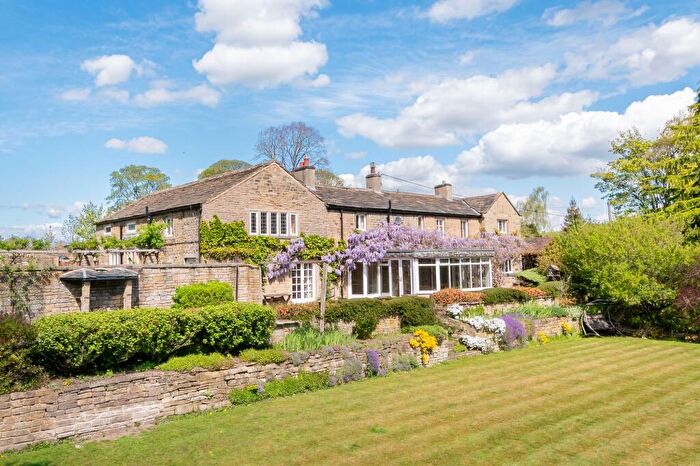 5 Bedroom Detached House For Sale In Woodsome Lees, Kirkburton, HD8