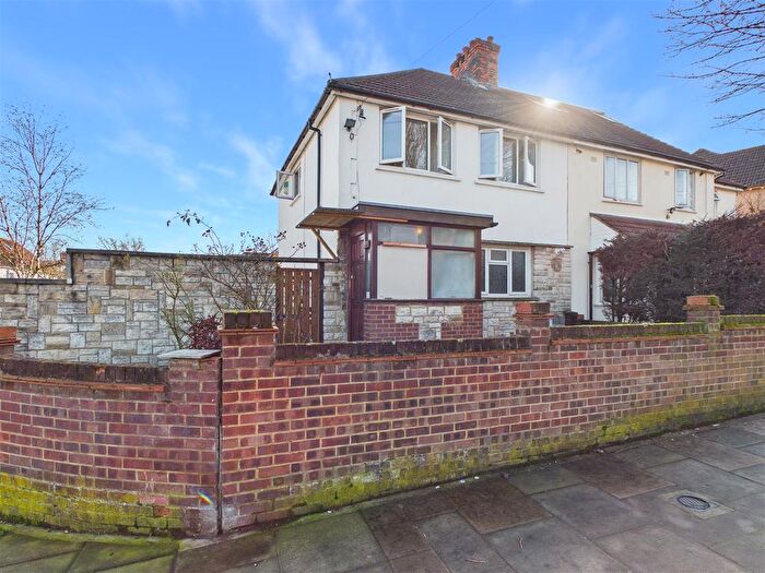 3 Bedroom Semi Detached House To Rent In Long Drive, Acton, London, W3