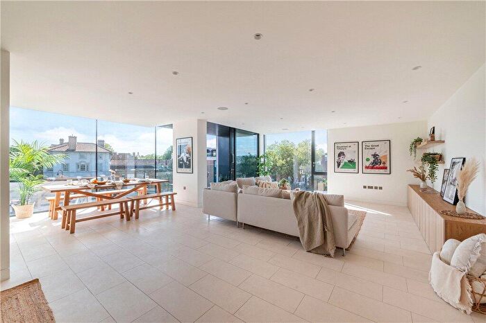 3 Bedroom Property To Rent In Latitude House, Oval Road, NW1