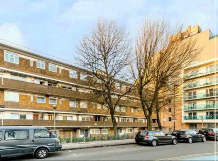 3 Bedroom Maisonette To Rent In Noble Court, Cable Street, Shadwell, Wapping, City, Aldgate, London, E1