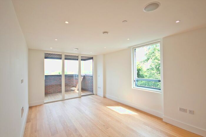2 Bedroom Flat To Rent In Upper Richmond Road, Putney SW15
