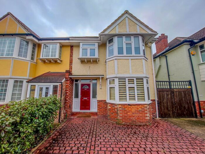 3 Bedroom Semi-Detached House To Rent In Shooters Hill Road, London, SE3