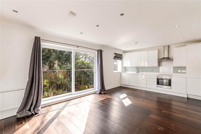 2 Bedroom Apartment To Rent In Upland Road, East Dulwich, London, SE22