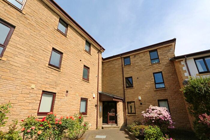 2 Bedroom Flat To Rent In North Meggetland, Craiglockhart, Edinburgh, EH14