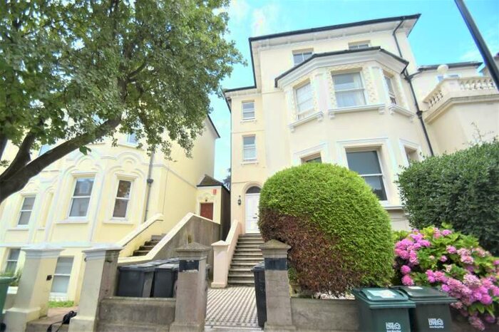 1 Bedroom Flat To Rent In Spencer Road, Eastbourne, East Sussex, BN21