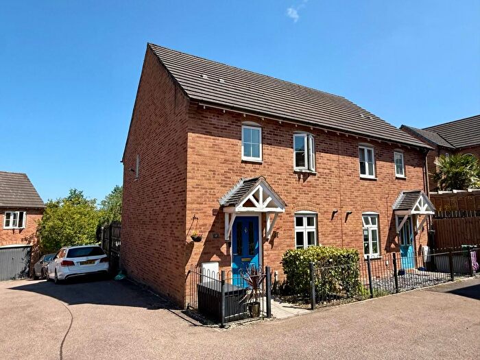 3 Bedroom Semi Detached House For Sale In Yr Hen Gorlan, Gowerton, Swansea, SA4