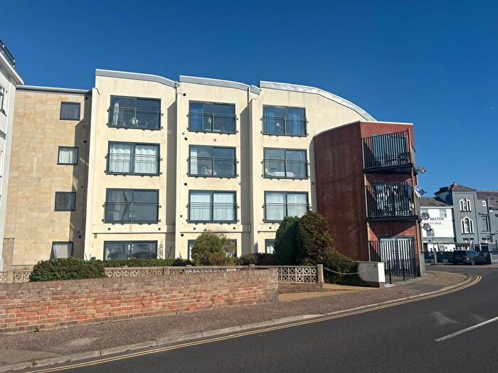 2 Bedroom Flat To Rent In The Parade, Walton On The Naze, CO14