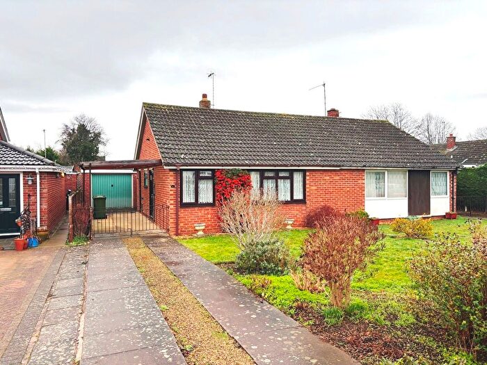2 Bedroom Semi Detached Bungalow For Sale In Washington Road, Wickhamford, WR11