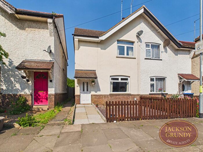 2 Bedroom Semi-Detached House For Sale In Claughton Road, Northampton, NN4
