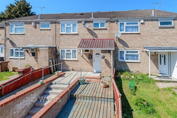 4 Bedroom Terraced House For Sale In Kingfisher Drive, Walderslade, Chatham, Kent, ME5