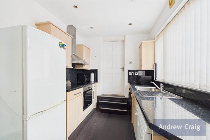 3 Bedroom Flat For Sale In Armstrong Terrace, South Shields, NE33