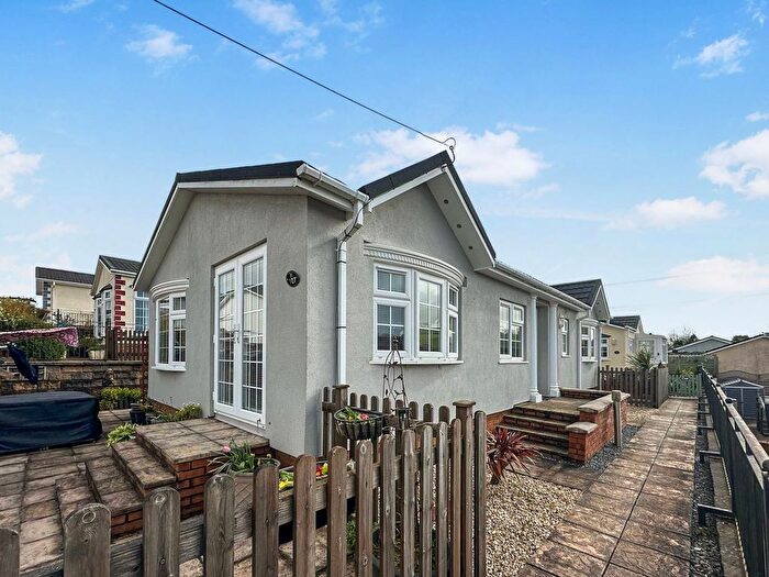 2 Bedroom Park Home For Sale In Totnes Road, Paignton, Devon, TQ4