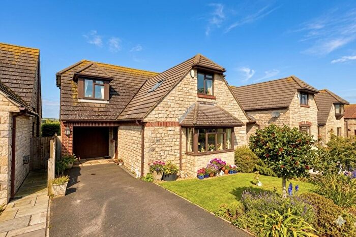 3 Bedroom Detached House For Sale In Cauldron Barn Road, Swanage, BH19