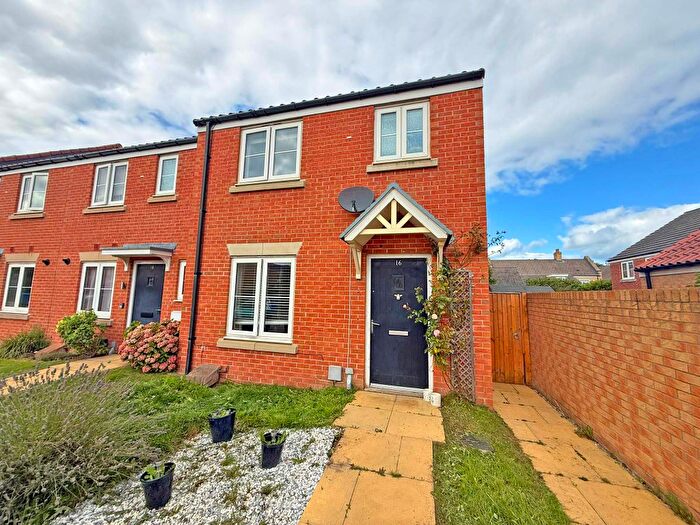 3 Bedroom End Of Terrace House For Sale In Butterbur Lane, Scalby, Scarborough, YO13