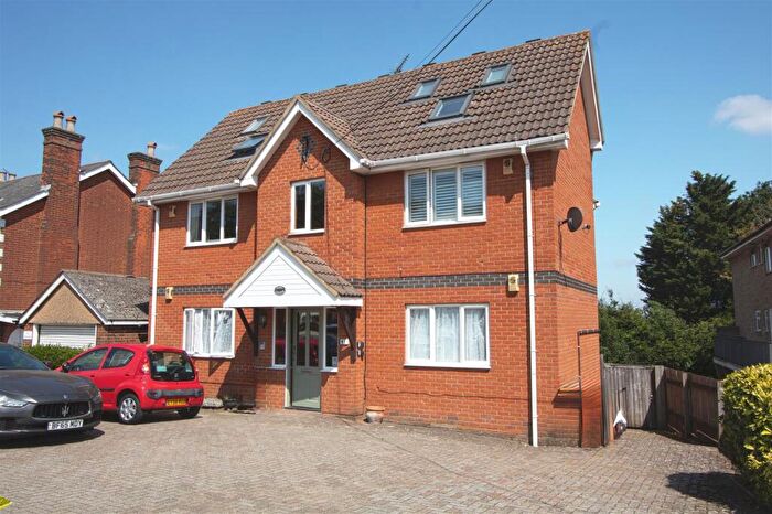 2 Bedroom Apartment For Sale In Chapel Street, Billericay, CM12
