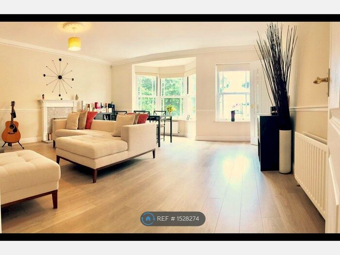 2 Bedroom Flat To Rent In Raleigh Court, London, SE16