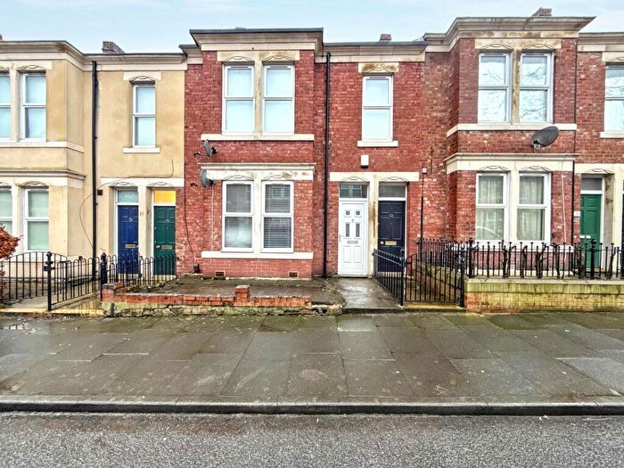 2 Bedroom Flat To Rent In Windsor Avenue, Gateshead, NE8