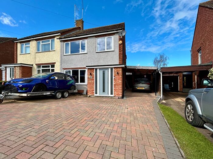 3 Bedroom Semi-Detached House For Sale In St. Augustin Way, The Inlands, NN11