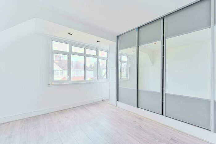 4 Bedroom Semi-Detached House To Rent In Brook Drive, Harrow, HA1