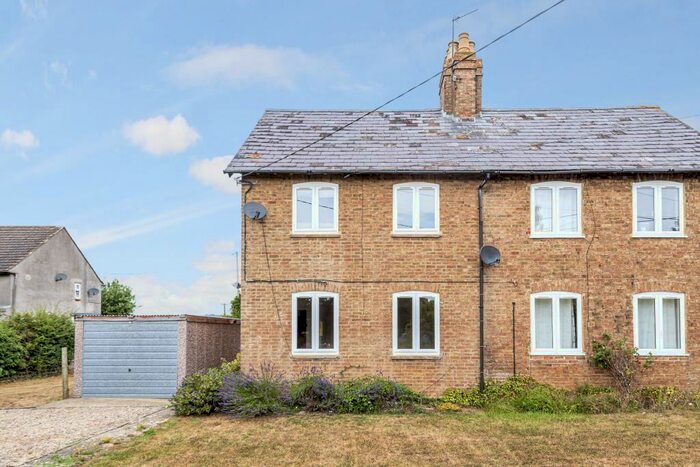 3 Bedroom Semi-Detached House To Rent In Islip, Oxfordshire, OX5