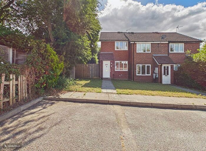 2 Bedroom End Of Terrace House For Sale In Flodden Drive, Calcot, Reading, RG31