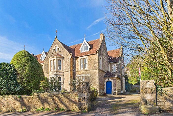 2 Bedroom Apartment To Rent In Castle Road, Clevedon, BS21