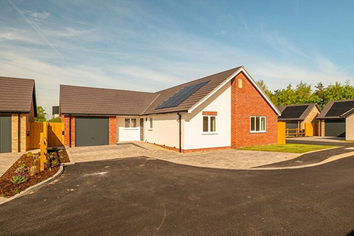 3 Bedroom Detached Bungalow For Sale In Shooters Close, Caistor, LN7