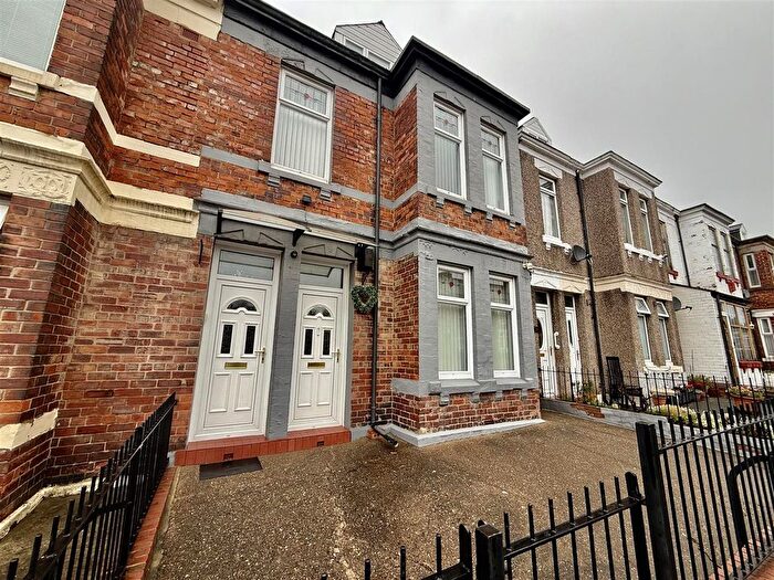 3 Bedroom Maisonette For Sale In Woodbine Street, Bensham, Gateshead, NE8