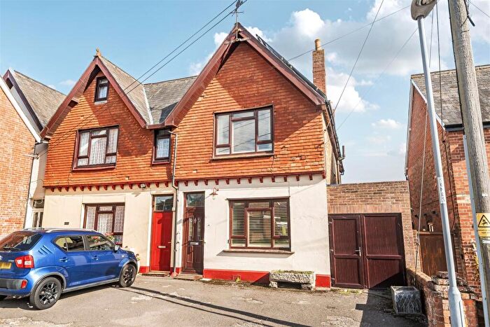 3 Bedroom End Of Terrace House For Sale In Northport, Wareham, Dorset, BH20