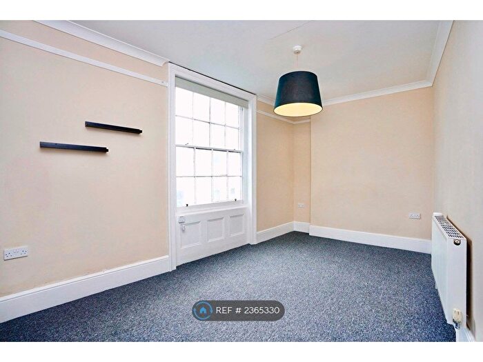 3 Bedroom Maisonette To Rent In St Georges Road, Brighton, BN2